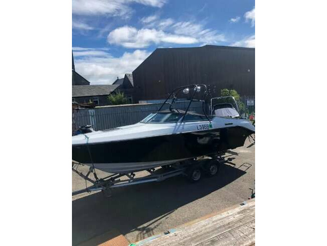 1990 Cruisers Rogue 2500, 25Ft Speed Boat V8