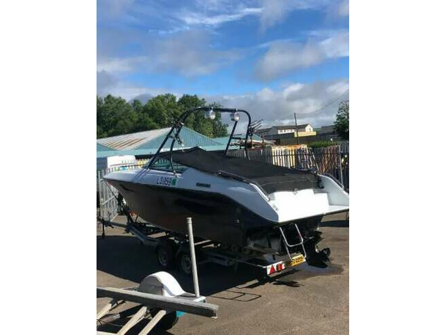 1990 Cruisers Rogue 2500, 25Ft Speed Boat V8