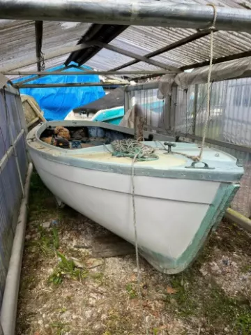 17 Ft 6 Ins Inboard Grp Hastings Beach Boat Unfinished Project Engine Needs Fitting
