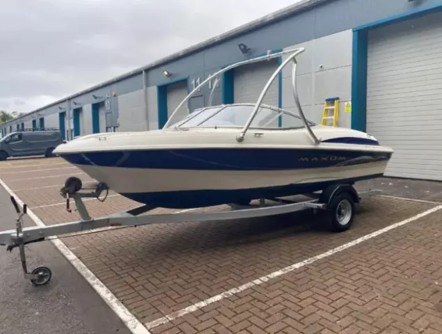 Maxum 1800Sr Bowrider Speed Boat (Bayliner)
