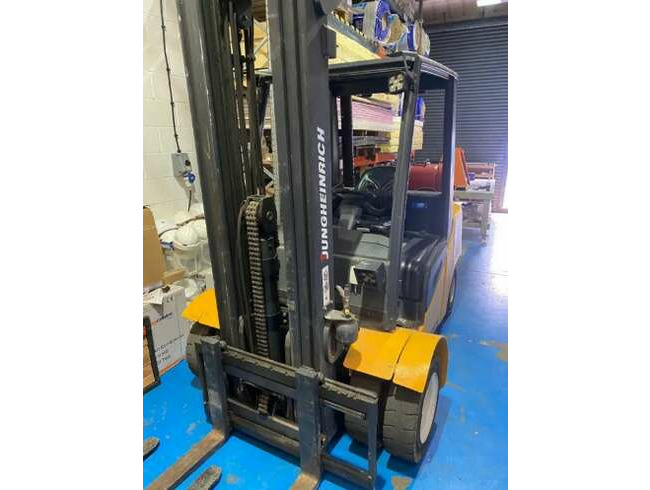 2011 Jungheinrich TFG 435s wide track 3.5t LPG Container Spec