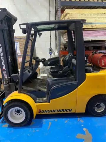 2011 Jungheinrich TFG 435s wide track 3.5t LPG Container Spec