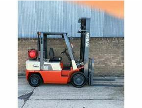 Nissan 2.5Ton Gas Forklift, Triple Mast with Sideshift