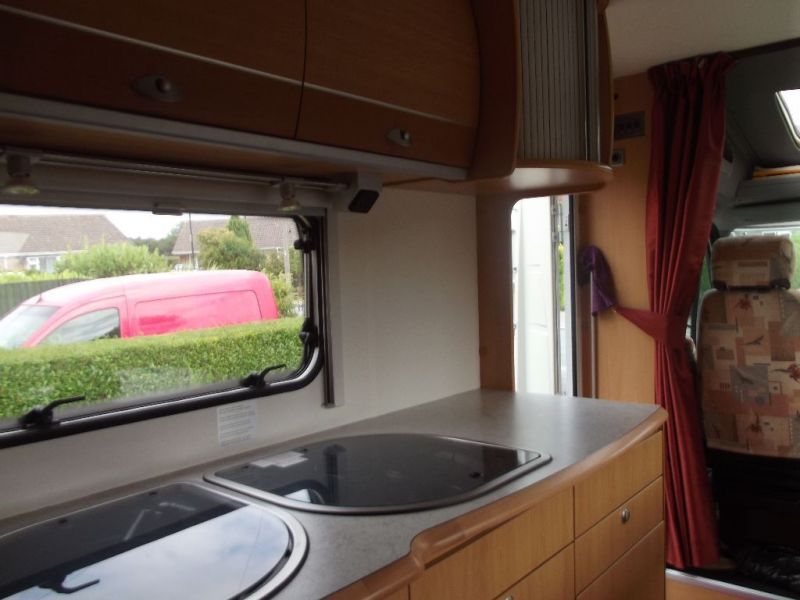 2006 2 Berth Lunar Premier H522 Motorhome image 7