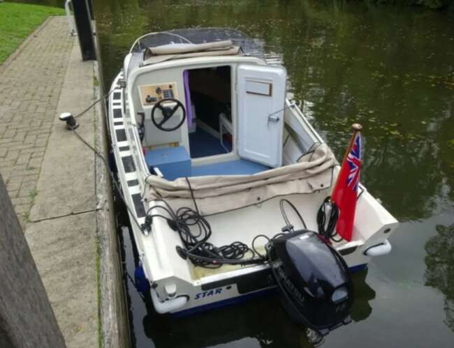 Shetland 535 Cabin Cruiser Boat with Tohatsu Outboard and Snipe Trailer