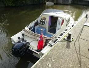 Shetland 535 Cabin Cruiser Boat with Tohatsu Outboard and Snipe Trailer