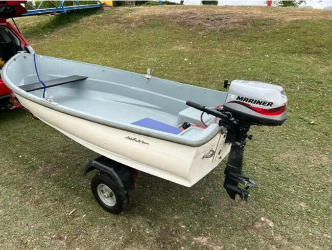Bonwitco 300 Boat with Outboard and Trailer