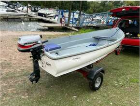 Bonwitco 300 Boat with Outboard and Trailer