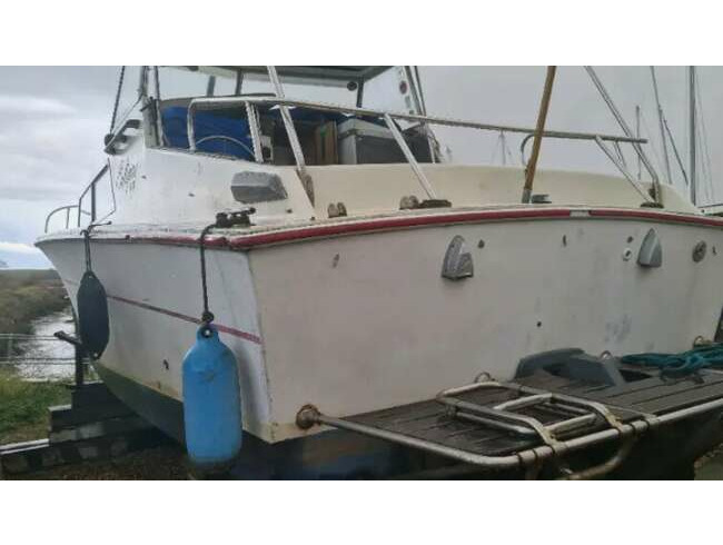 1997 Boat 23ft Cabin Cruiser