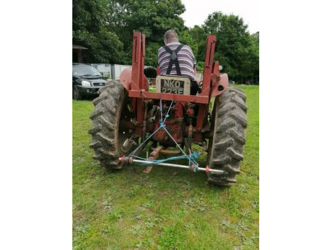 International Harvester 434 Tractor