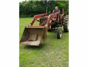 International Harvester 434 Tractor