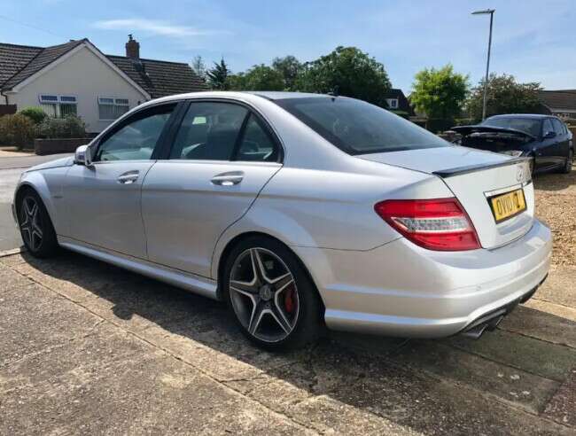 2010 Mercedes C63 AMG (Performance Pack)