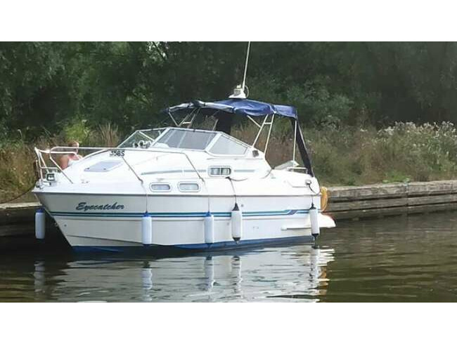 Sealine Senator 220 Boat