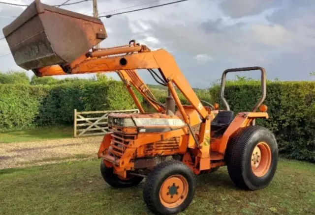 Kubota L2850 4WD Compact Tractor with front loader - £4850 ono Can Deliver
