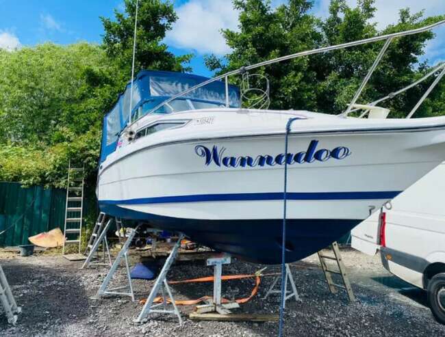 Rinker 260Vee 1992 Boat ( Weekend Cruiser )