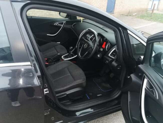2014 Vauxhall, Astra, Hatchback, Manual, 1364 (cc), 5 Doors