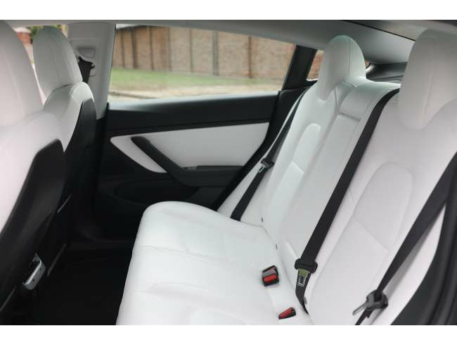 TESLA MODEL 3 LONG RANGE AWD ELECTRIC  LITRE