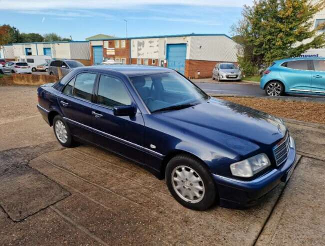 Mercedes-Benz C240 Auto Elegance