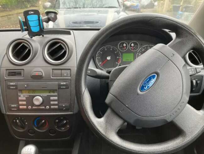 2006 Dark Blue Ford Fiesta