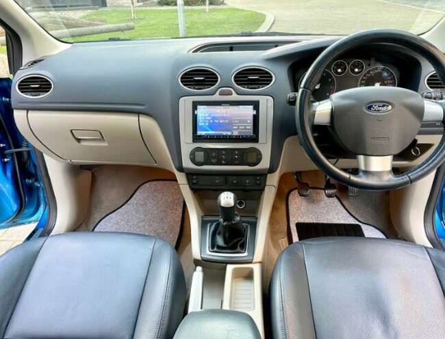 2005 Ford Focus 2.0 Titanium, Full Leather Interior, Sunroof