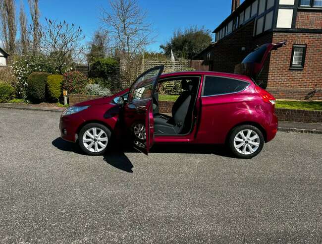 2009 Ford Fiesta Zetec - Full Service 1.4L Petrol