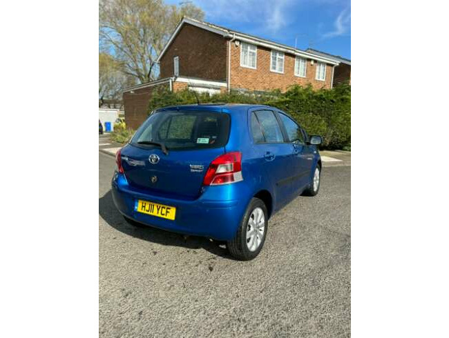 2011 Toyota Yaris 1.33 T-Spirit 5 door Blue Low mileage