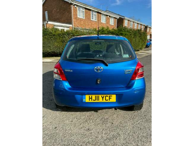 2011 Toyota Yaris 1.33 T-Spirit 5 door Blue Low mileage