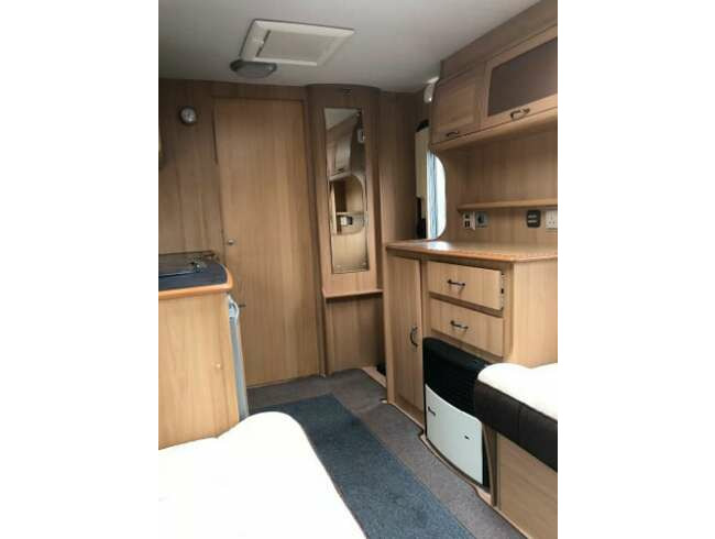 2008 Avondale Windsor 480 2 berth, Caravan with Motormover