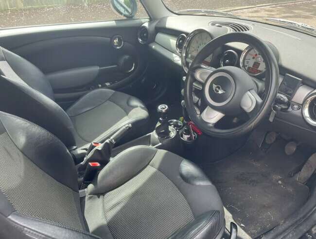 2008 Mini Cooper, Petrol