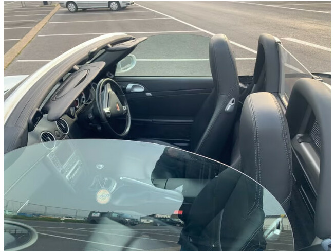 Introducing a 2007 Porsche BOXSTER, a manual convertible with a 2687 cc engine and 2 doors