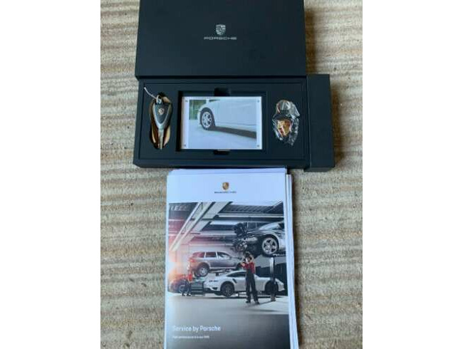 Introducing a 2007 Porsche BOXSTER, a manual convertible with a 2687 cc engine and 2 doors