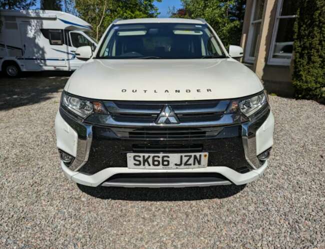 2016 Mitsubishi Outlander PHEV, a 4WD estate with a 1998 cc engine and 5 doors