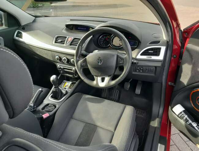 2010 Renault MEGANE Coupe, a manual two-door vehicle with a 1998 cc engine.