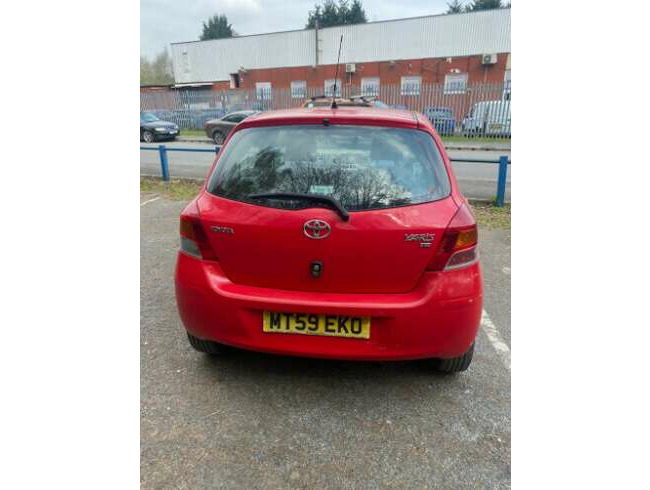 2009/59 Toyota Yaris 1.3 VVTI, Red 5 Door 8 Month MOT BARGAIN CAR