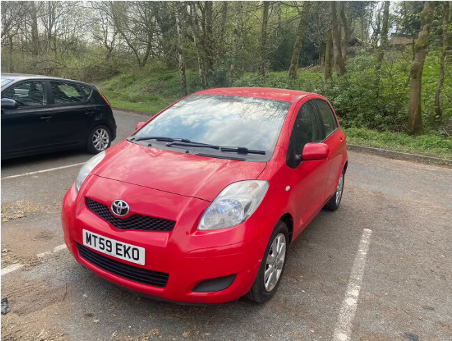 2009/59 Toyota Yaris 1.3 VVTI, Red 5 Door 8 Month MOT BARGAIN CAR