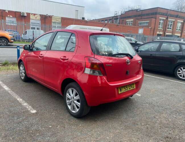 2009/59 Toyota Yaris 1.3 VVTI, Red 5 Door 8 Month MOT BARGAIN CAR