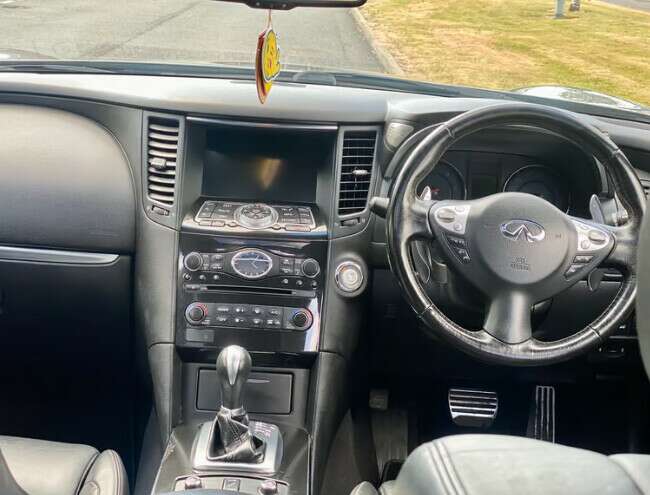 2011 Infiniti FX30d S Automatic 3.0, Diesel, Hatchback