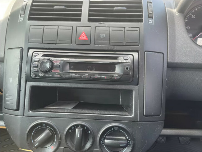 2004 Volkswagen, Polo, 1.2. 3 Door. Pearl Black. Drives Very Well. Long Mot