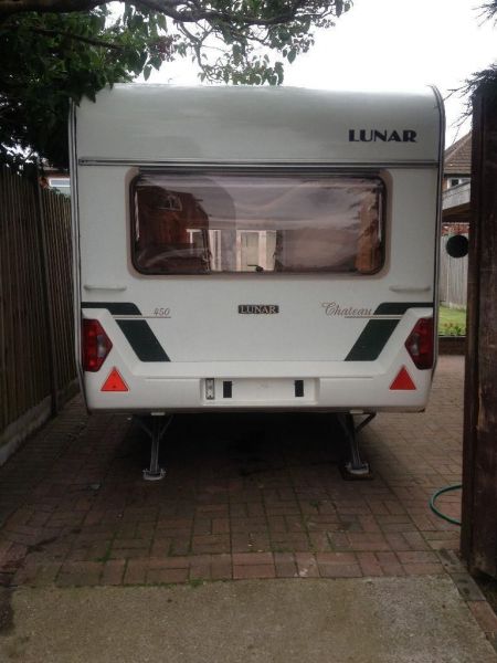 2003 Lunar Chateau 450 5 berth / 4 model caravan image 1