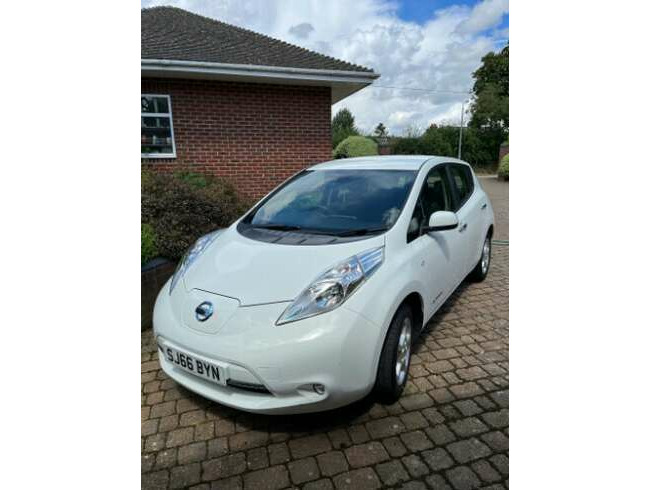 2017 Nissan Leaf, Hatchback 1000 (cc), 5 Doors