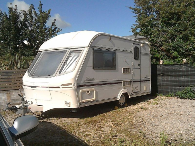 1997 Lunar Clubman 2 berth caravan - SUPER STARTER VAN image 1