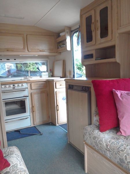 1997 Lunar Clubman 2 berth caravan - SUPER STARTER VAN image 4