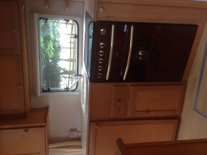 2003 Lovely Avondale Avocet Caravan image 2