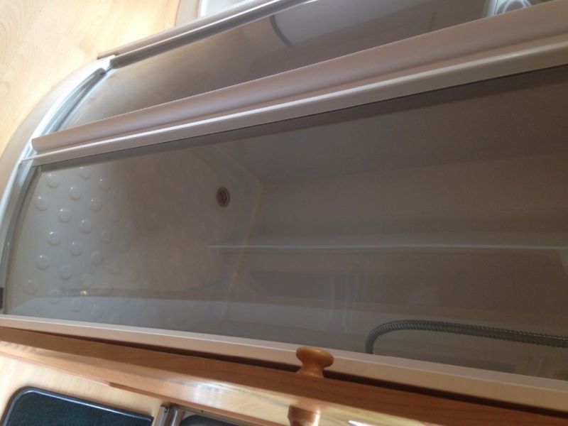 2003 Lovely Avondale Avocet Caravan image 6