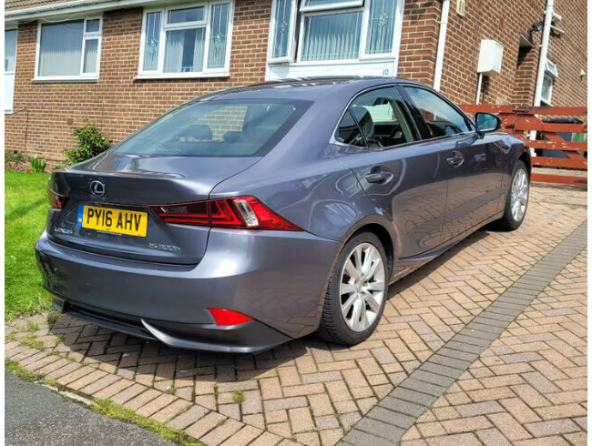 2016 Lexus IS 300H, Executive Edition, Hybrid