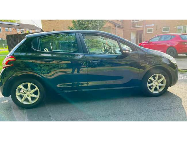 2015 Peugeot 208, Low Mileage