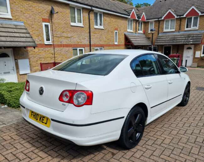 2010 Volkswagen Passat Bluemotion