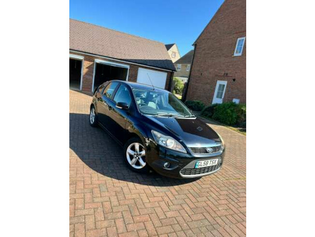 2009 Ford Focus Zetec ! Excellent runner ! Long mot