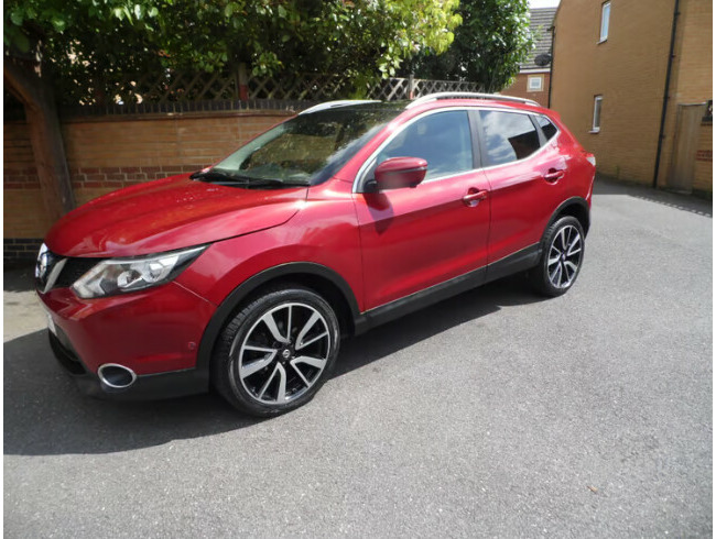 2015 Nissan, Qashqai, Hatchback, Automatic. 1598 cc, 5 Doors, Buckinghamshire