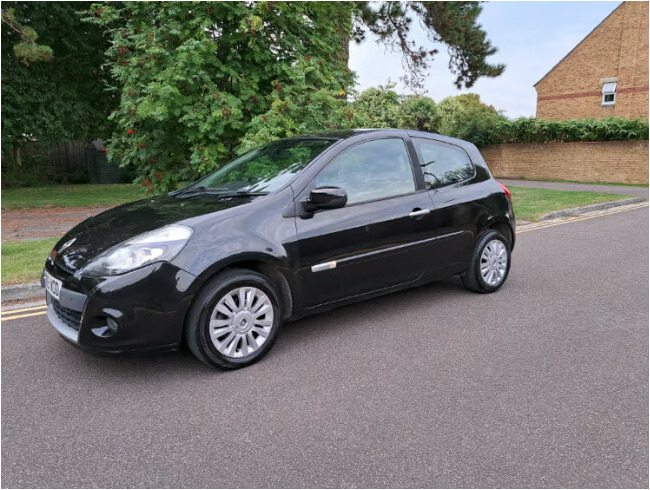 2011 Renault Clio 1.1l WITH 1 YEAR MOT